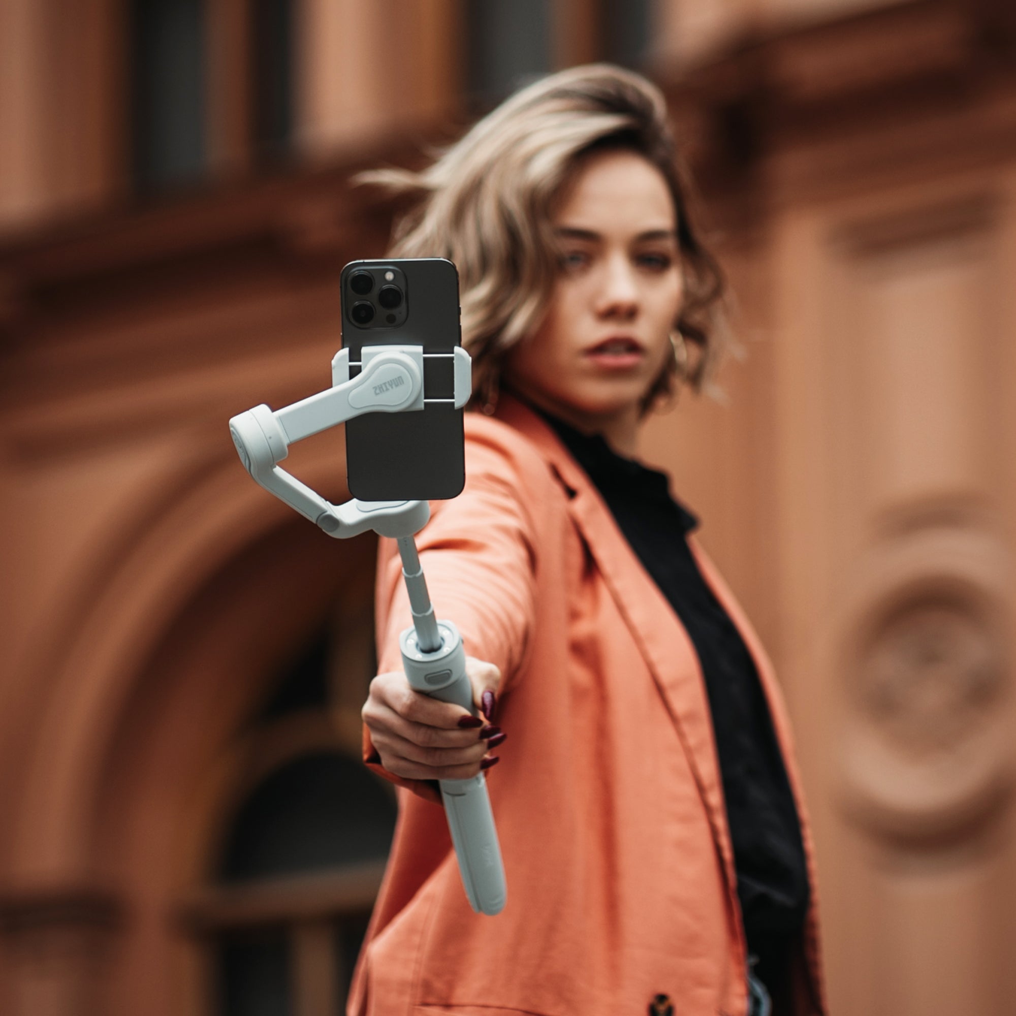 Push creativity to new frontiers with ZHIYUN SMOOTH Q4